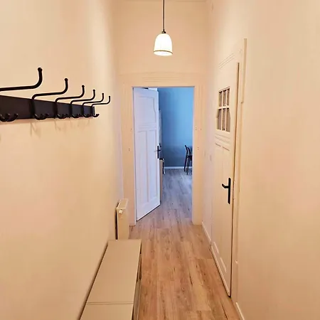 Justinrent 2 * Λέγκνικα